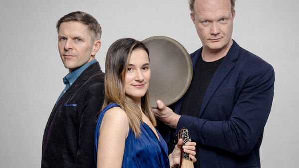 Dareyn Trio ft. Emine Bostanci, Franz von Chossy & Vinsent Planjer