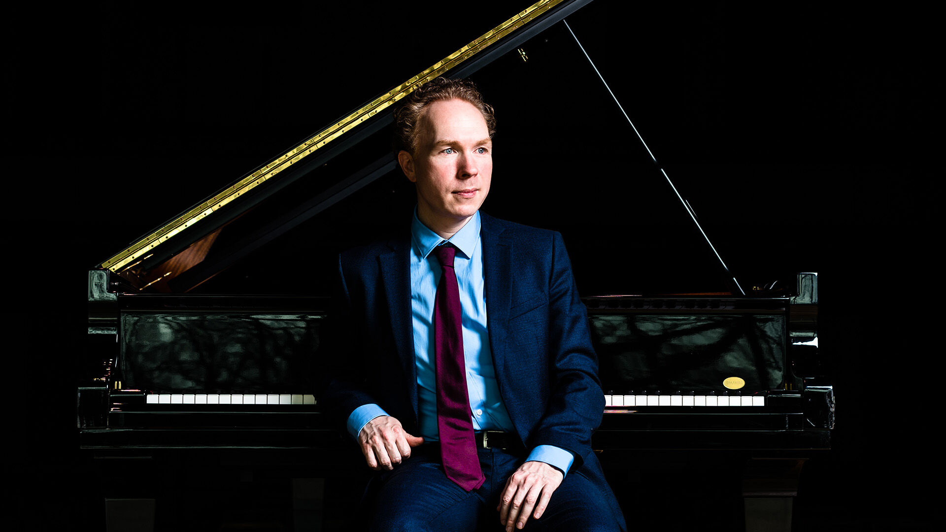 Ralph van Raath speelt Holst en Verhagen